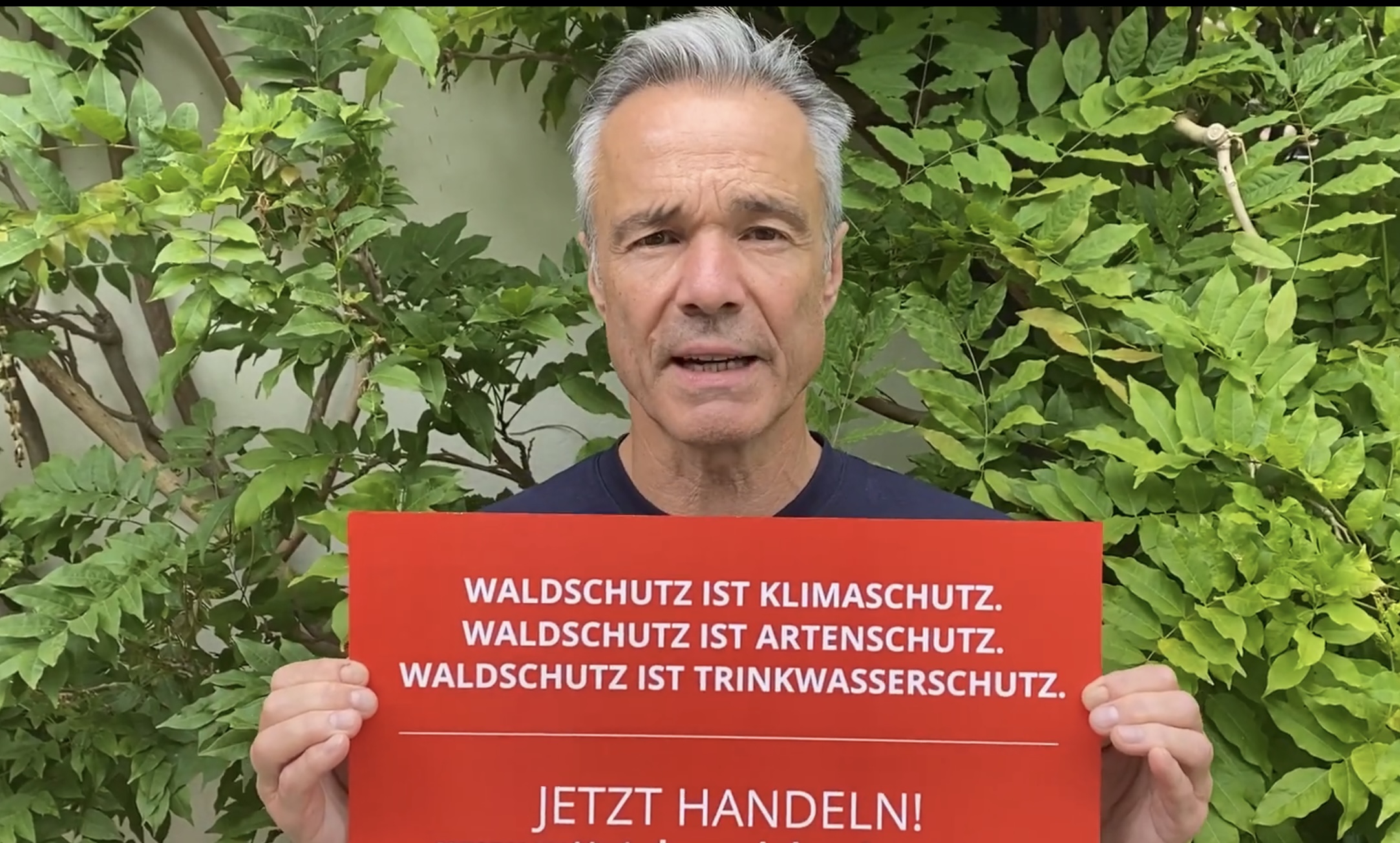 Lasst unsere Wälder in Ruhe! – fordert auch Hannes Jaennicke.